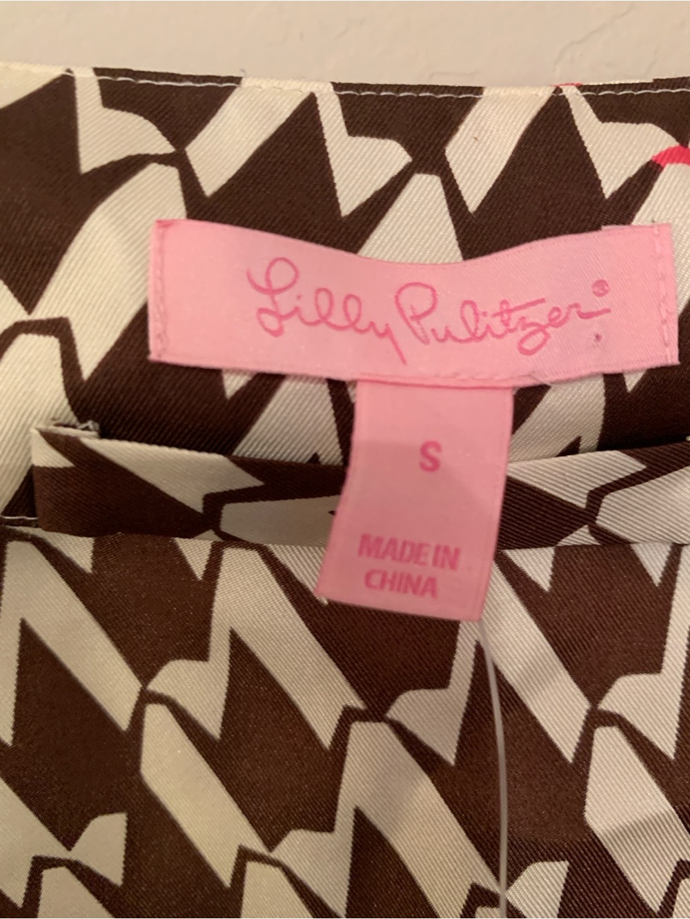 Lilly Pulitzer Brown & White Crane Pose Wrap Belt SilkTop with Pink AccentNWT S - Picture 2 of 6